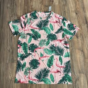 Men’s medium tall flamingo graphic t shirt